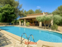 Vignette - Tourist - Domaine avec gîtes et maison principale à Grans, en Provence