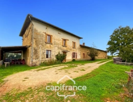 Vignette - Tourist - Propriété à vendre composée de 2 maisons - 11 pièces DOMMARTIN LES CUISEAUX (71) sur 1,1 hectare de terrain
