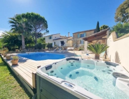 Vignette - Touristique - À VENDRE – Superbe domaine en pierre mariant l'authenticité et le moderne entre Nîmes et Montpellier