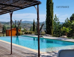Vignette - Touristique - Propriété hébergement/événementiel dans le Luberon, 6,3 ha, 80 couchages, 1090 m2