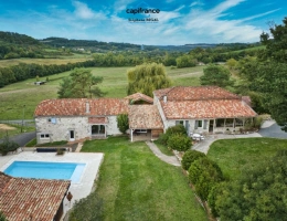 Vignette - Touristique - Propriete à vendre 12 pièces FOULAYRONNES (47) Maison de 315 m2 + gîte sur terrain clos de 8,7ha
