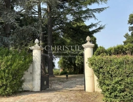 Vignette - Prestige - Region Saint-Emilion- Élégant château familial, facile à gérer