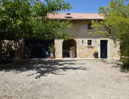Vignette - Touristique - Domaine à vendre, une maison, des chambres d'hôtes et 2 appartements sur plus d'un hectare à SAINTE BAZEILLE (47)
