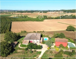 Vignette - Équestre - Propriété en Pierre 568m² - 2 Maisons d'habitation - 3 Gîtes - 2 Piscines sur 3,5 Ha de terrain