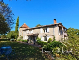 Vignette - Prestigious - Stone estate with outbuildings and 5 hectares of nature – Monbazillac (24240)