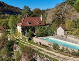 Vignette - Tourist - House