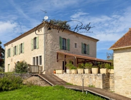 Vignette - Tourist - Lauzerte, Tarn-et-Garonne (82) — Renovated stone property near Montauban with swimming pool