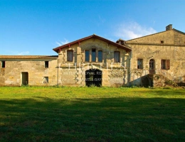 Vignette - Equestrian - 27-hectare property in one piece, isolated, quiet. Character buildings. To be renovated.