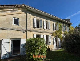 Vignette - Touristique - Demeure en pierres avec piscine et deux gîtes en Saintonge giro