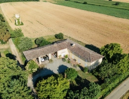 Vignette - Tourist - House