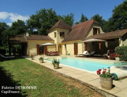 Vignette - Prestige - Magnifique propriété avec piscine dans un village pittoresque du Périgord Noir