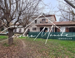 Vignette - Prestigious - Trets - Maison de 300 m² à rénover sur terrain de 6500 m² divisible