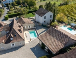 Vignette - Touristique - ENSEMBLE IMMOBILIER DE CARACTÈRE AVEC 4 HABITATIONS ET 2 PISCINES – POMPORT (24240)