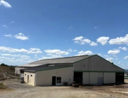 Vignette - Agricole - BRETAGNE- FINISTERE – EXPLOITATION AGRICOLE LAITIERE, AVICOLE ET CULTURES D’ENVIRON 126 HECTARES.