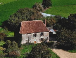 Vignette - Touristique - Propriete à vendre 10 pièces proche de LA CHATRE (36) Ancienne seigneurie de 160 m² avec dépendances