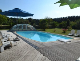 Vignette - Tourist - Character property