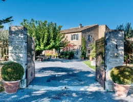 Vignette - Prestigious - Dpt Vaucluse (84), for sale in the countryside of MENERBES, close to Gordes and Isle sur la Sorgue,