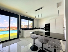 Vignette - Prestige - EN EXCLUSIVITE - A VENDRE - PROPRIETE D'EXCEPTION AVEC VUE MER IMPRENABLE & STUDIO ATTENANT - SAINTE ANNE