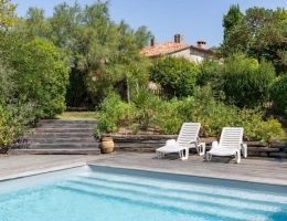 Vignette - Tourist - House