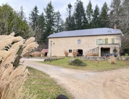 Vignette - Tourist - Farm with outbuildings