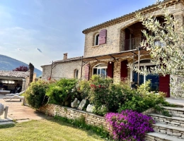 Vignette - Prestige - Maison provençal   Vue dominante   Piscine   Olivette