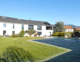 Vignette - Touristique - VAGNEY (88)Propriété d'exception T8  avec un appartement T3 exploité en location saisonnière , piscine , terrain 900m².               avec piscine, terrain 900m²