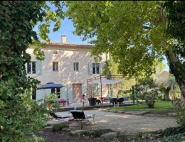 Vignette - Équestre - Belle bastide  provençale avec dépendances et boxes à chevaux
