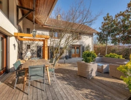 Vignette - Touristique - À VENDRE – Charmante ferme rénovée avec gîte indépendant et grange – Prévessin-Moëns