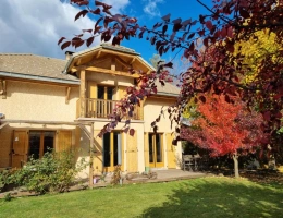 Vignette - Rural - Chalet-style house with land