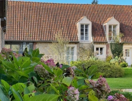 Vignette - Touristique - ST-LÉONARD - ENSEMBLE IMMOBILIER - APPART'HOTELS - 8 LOGEMENTS - HABITATION PRINCIPALE 280 M2 - 9 PIÈCES - 5 ha 50 - 13000 M2 CONSTRUCTIBLE - PISCINE INTÉRIEURE