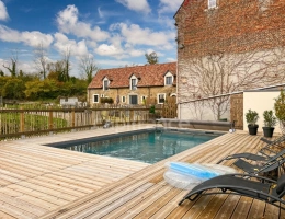 Vignette - Équestre - À VENDRE - HESDIN L'ABBÉ - CORPS DE FERME RÉNOVÉ - DOMAINE EQUESTRE - CAPACITÉ DE L'ENSEMBLE 468 M2 - HABITATION PRINCIPALE 8 PIÈCES - GARAGE - PISCINE 32 M2 - TERRAIN CLOS - DÉPENDANCES