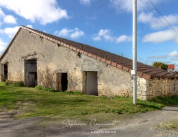 Vignette - Rural - Grange en pierre de 210 m²
