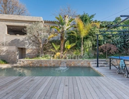 Vignette - Prestige - Mougins Quartier Tournamy / à vendre Propriété atypique avec dépendance, piscine et double garage