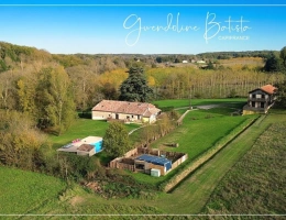 Vignette - Touristique - Superbe propriété composée d'une Maison Principale et de 3 Gîtes - Terrain 1,9Ha avec Piscine