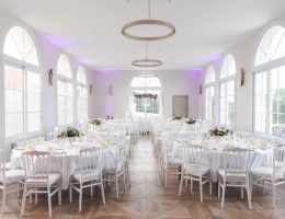 Vignette - Touristique - CHAMIGNY (77) à vendre murs et fonds d'un domaine de réception en activité