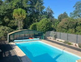 Vignette - Équestre - THENON (24)A vendre, Propriété composée de deux maisons sur 5.5 ha de prés (possibilité haras) et de bois