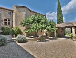 Vignette - Prestige - Propriete À Bonnieux(84) exceptionnelle ancienne magnanerie du XIIIᵉ siècle à rénover, près de 1 000 m² près de 7 ha