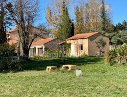 Vignette - Touristique - Dpt Gard (30), à vendre 5mn d'UZES, Belle propriété RP, chambres d'hôtes et gîte, piscine, parc 5 000 m2