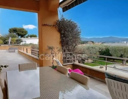 Vignette - Prestige - Propriété à vendre 8 pièces SAINT CYR SUR MER (83) Terrain 2000 m2, Piscine, pool-house