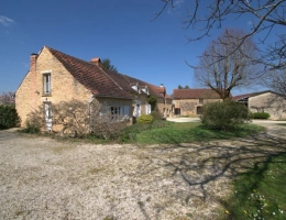 Vignette - Tourist - SAINT GENIES (24), vente propriété 272 m2 sur 4 ha, gîtes en activité.