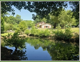 Vignette - Rurale - Propriété d'exception à vendre 7 pièces BRIZAMBOURG (17) avec vie de plain-pied, terrain de tennis, piscine- TERRAIN DE + 14300m² AVEC ETANG