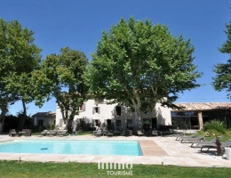 Vignette - Touristique - Mas provençal avec hébergements touristiques