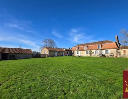 Vignette - Equestrian - ANCIEN MONASTERE de 214 m2 sur 50 ha - Idéal élevage chevaux -