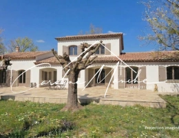 Vignette - Rurale - A vendre à Trets - Propriété de 300m² sur magnifique terrain de 6 500m²