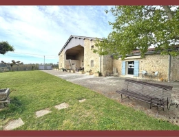 Vignette - Touristique - MAISON EN PIERRE SUR UNE PROPRIÉTÉ DE 8 HECTARES