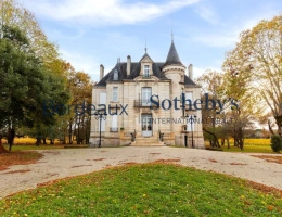 Vignette - Prestigious - EXCLUSIVE - RARE - CHATEAU & VINEYARDS ON THE OUTSKIRTS OF BORDEAUX