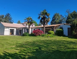 Vignette - Rurale - Propriete à vendre 12 pièces L'OIE (85)