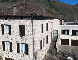 Vignette - Tourist - House