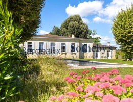 Vignette - Prestige - BORDEAUX 30MN BORDEAUX - SOMPTUEUSE PROPRIÉTÉ XVIII° - 4,5 HA - PISCINE -  DÉPENDANCES