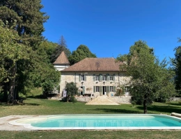 Vignette - Prestige - Château confidentiel au cœur d’un écrin naturel, un lieu hors du temps pour projets d’exception